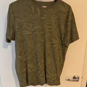 Old Navy Olive Green Leaf-Print Short Sleeve Tee